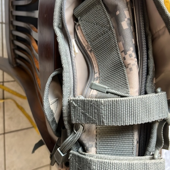 Military computer/travel bag - Picture 10 of 12